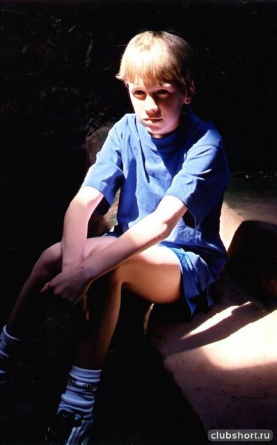 1928_aaron-in-blue-shorts-16.jpg